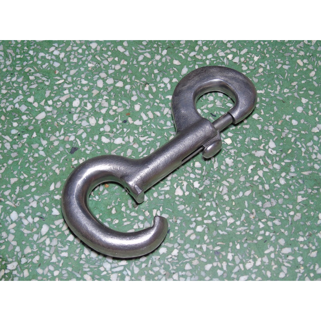 Móc khóa thép trắng siêu bự Mỹ xưa