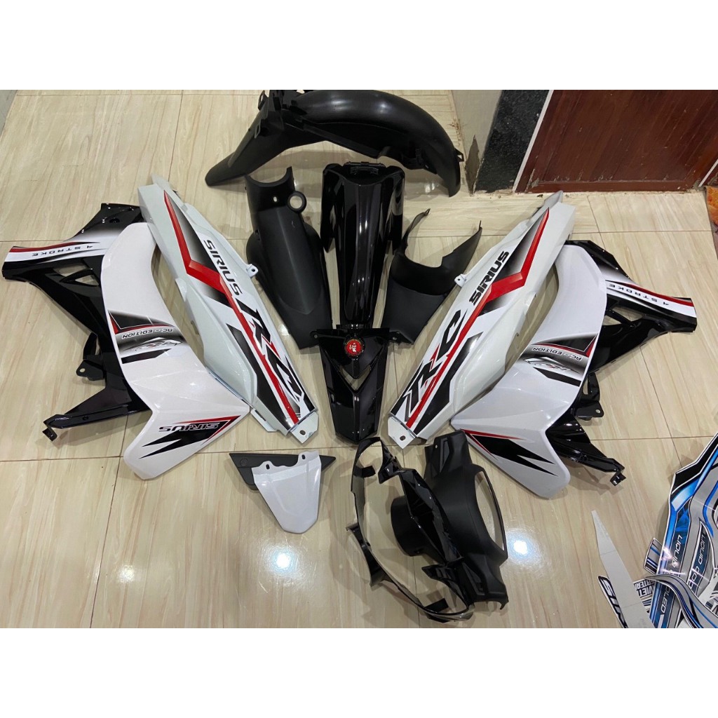 Dàn áo sirius trắng phối đen, dán sẵn tem, hàng 1/2. ốp đầu si hello/ dè zin.