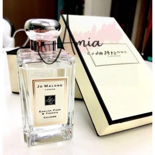 Nước Hoa Jo Malone English Pear & Freesia Cologn 50ml Mùi hương dịu ngọt nhưng không kém phần sang trọng và thanh lịch.