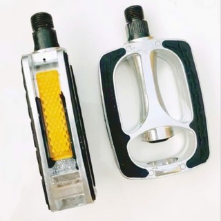 Bàn đạp nhựa ,nhôm xe đạp 680 x  2 cái...