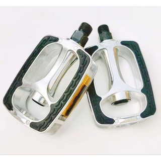 Bàn đạp nhựa ,nhôm xe đạp 680 x  2 cái...