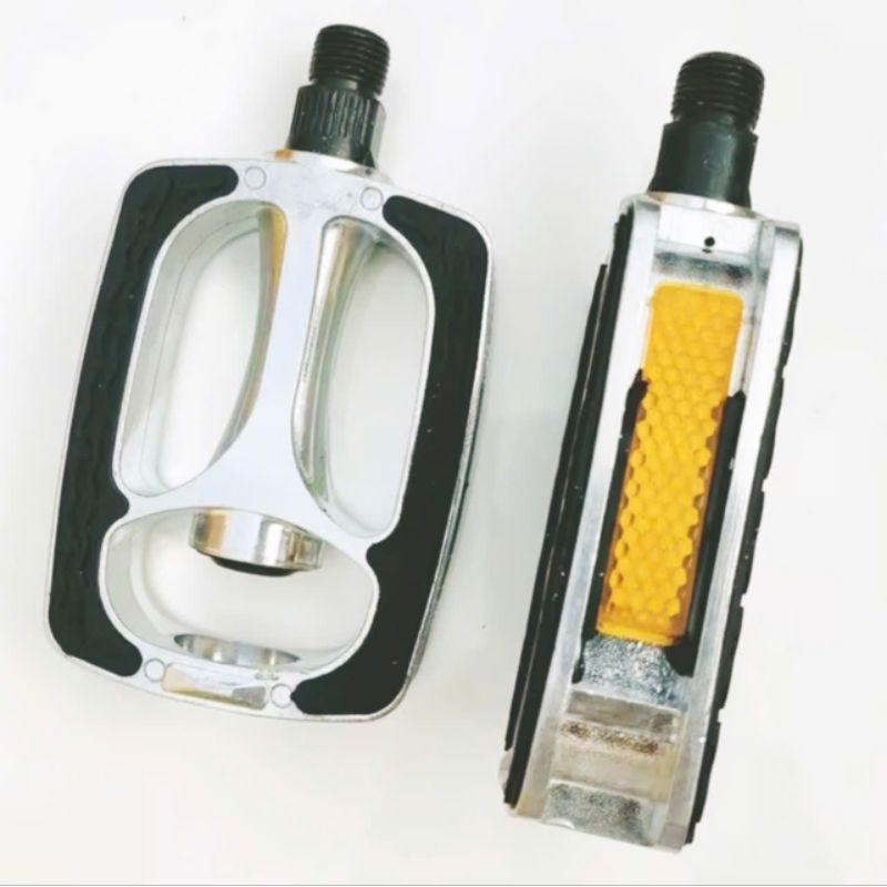 Bàn đạp nhựa ,nhôm xe đạp 680 x  2 cái...