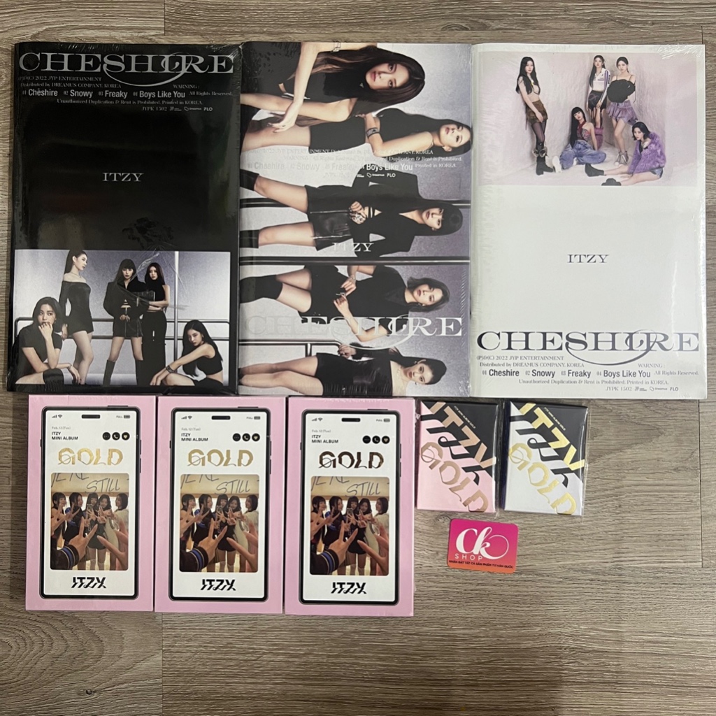 Ảnh ITZY -  GOLD - CHESHIRE có sẵn