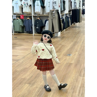 Bộ Ong Kis Sét áo len thừng in tim kèm chân váy dạ kẻ đỏ cho bé gái 10-33kg - Sét bộ 2 chi tiết