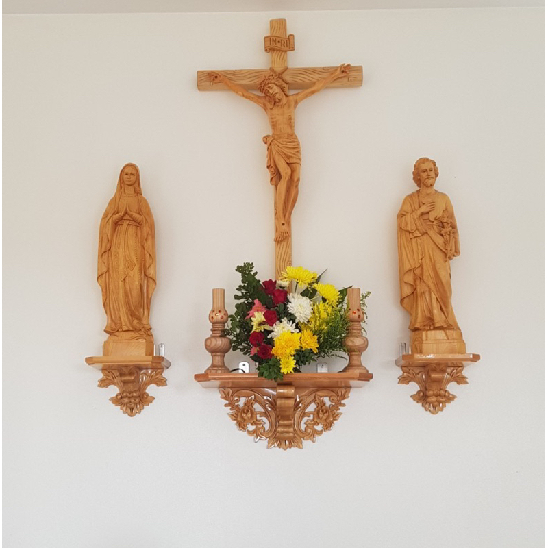 (Cam kết như ảnh) Combo bàn thờ công giáo bằng gỗ | Bộ kệ gỗ+tượng Chúa chịu nạn +đức mẹ ban ơn +ông