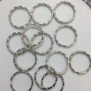Khoen cạnh tròn 2,5cm ( túi 100 cái )