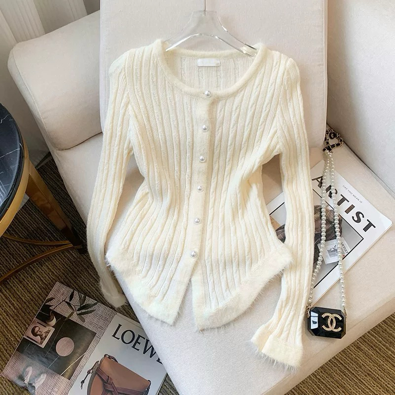 Áo len pha lông trắng cao cấp phối cúc ngọc | BigBuy360 - bigbuy360.vn