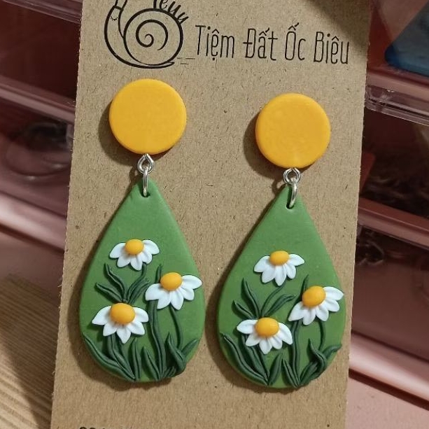Đồng hoa cúc - khuyên tai đất sét Polymer handmade