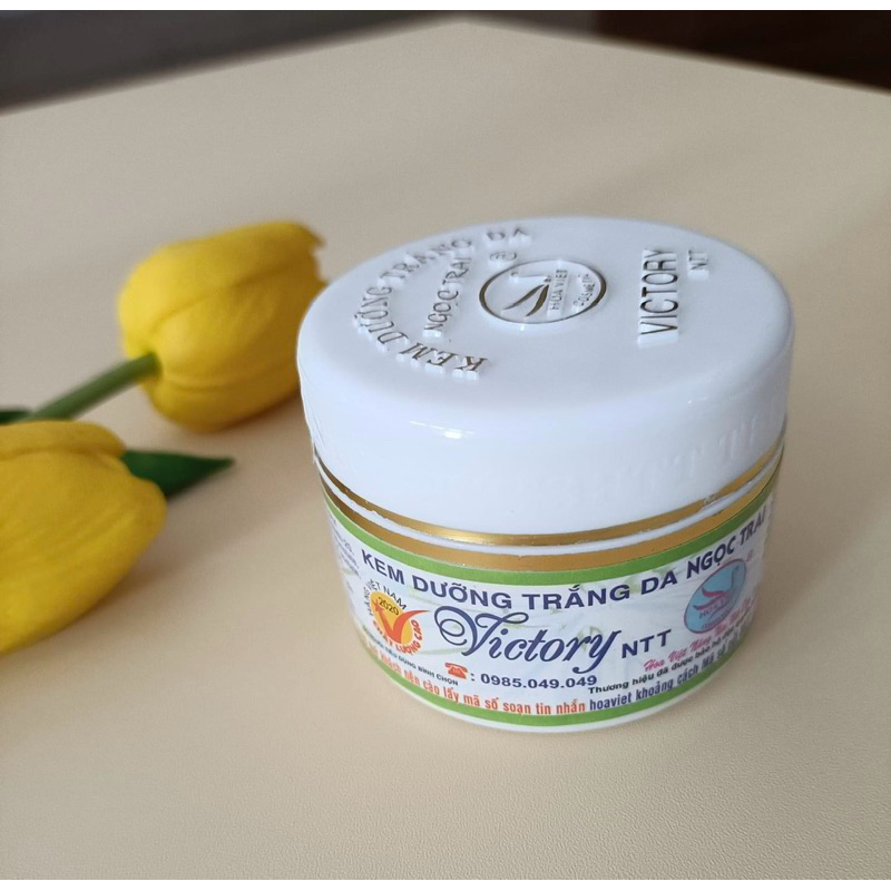 Kem Hoa Việt Dưỡng Trắng Da Ngọc Trai Victory