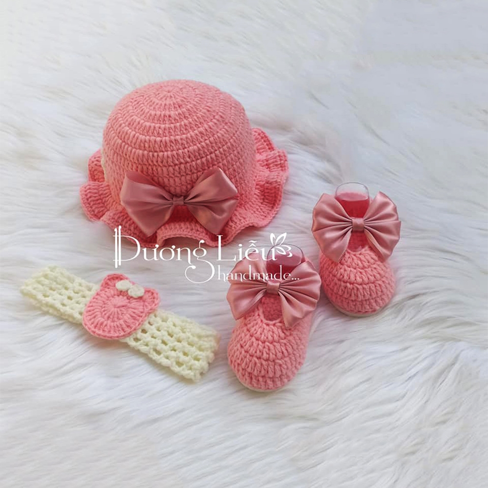 Đồ len mùa đông cho bé gái