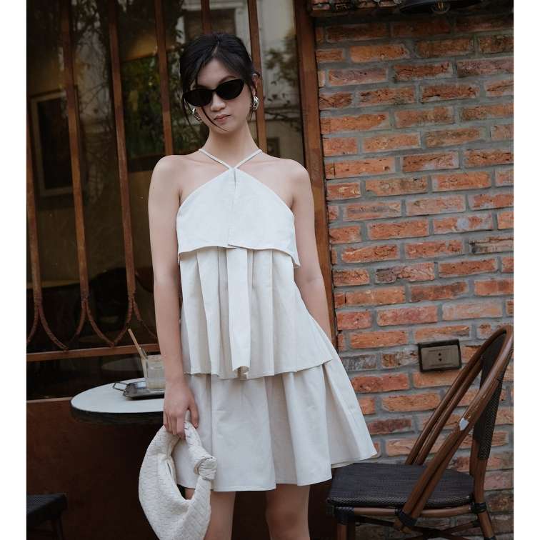 Đầm linen Hazel Dress cổ yếm xếp ba tầng điểm nhất lưng áo thắt nơ độc đáo có mút ngực | Tranbe Local