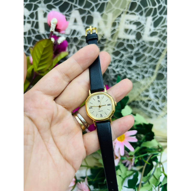 Đồng hồ si nữ nover