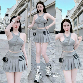 set áo ba lỗ kẻ sọc xám kèm váy xếp ly sọc 4 đường hót chất đẹl