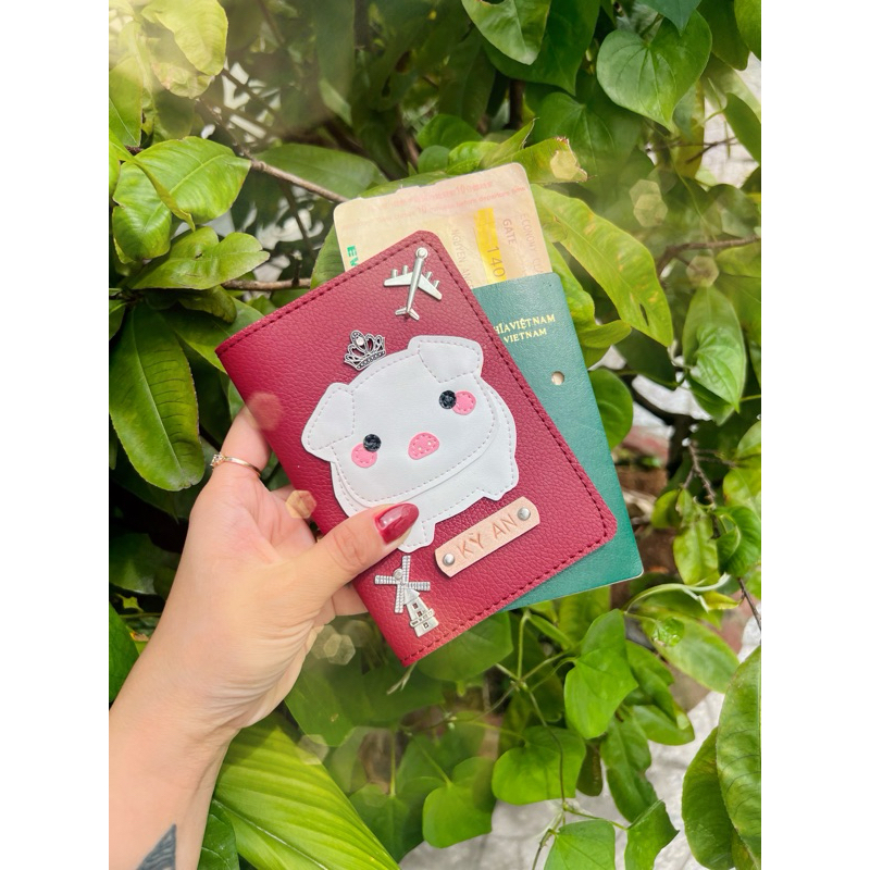 (chat chốt tên-chọn màu) vỏ hộ chiếu hình heo- bao da hộ chiếu con heo - bọc hộc chiếu
