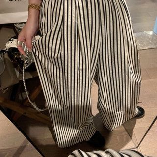 QUẦN KẺ SỌC DÁNG RỘNG WHENEVER ATELIER ỐNG SUÔN PHỐI MÀU BASIC BẢN KẺ TRÙM GIÀY