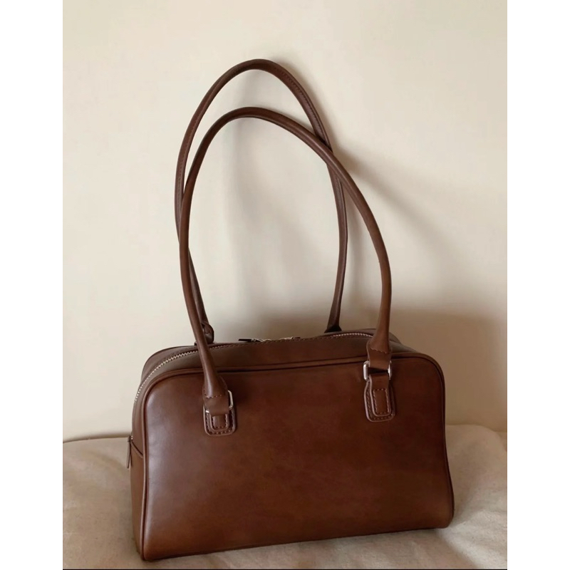 Túi đeo vai chio2nd túi trước trái tim kèm charm size 28cm | BigBuy360 - bigbuy360.vn