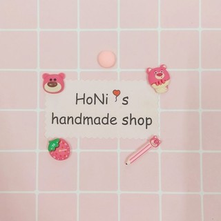Set Charm hoạt hình gấu dâu nhiều mẫu trang trí Cham Bỏ Túi Mù