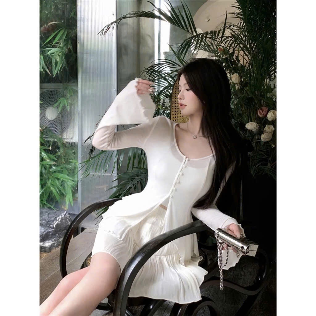 Áo kiểu tiểu thư tay dài ống loe cổ vuông cúc cài  A335 | BigBuy360 - bigbuy360.vn