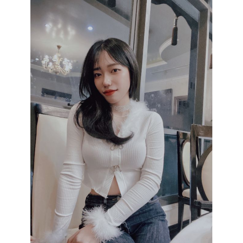 [PASS-ẢNH THẬT] Áo trắng cổ lông và tay lông đính nơ hạt lấp lánh