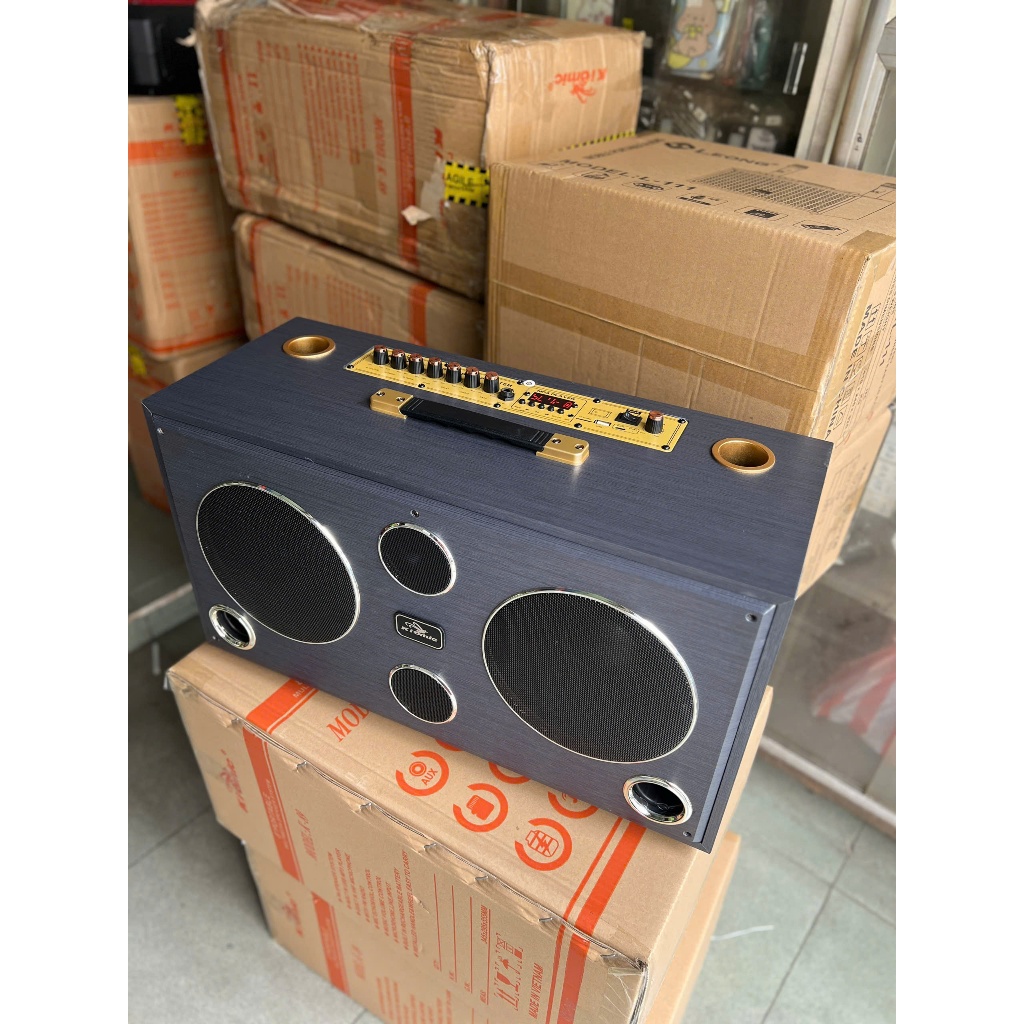 Loa di động KIOMIC K8012: 2 Bass, 1 Treble, 1 Mid + 2 Mic Không Dây – Chất Âm Tuyệt Đỉnh