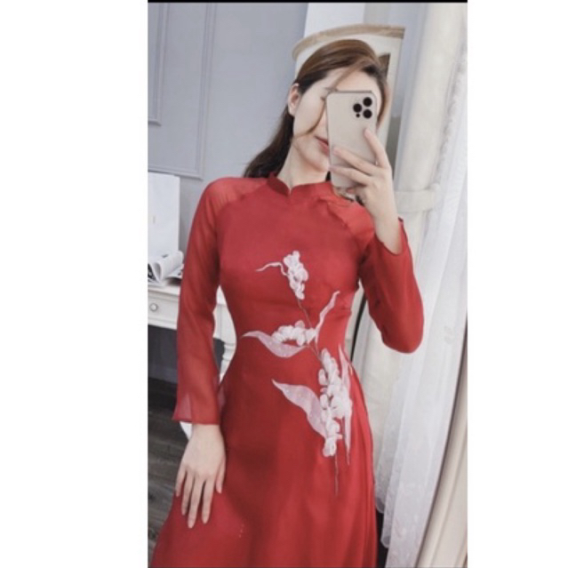Áo dài đỏ kết hoa cổ cao tay dài kèm quần