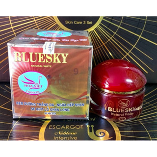 KEM BLUESKY HOA VIỆT ĐỎ DƯỠNG TRẮNG DA NGỪA NẾP NHĂN SE KHÍT LỖ CHÂN LÔNG 15G