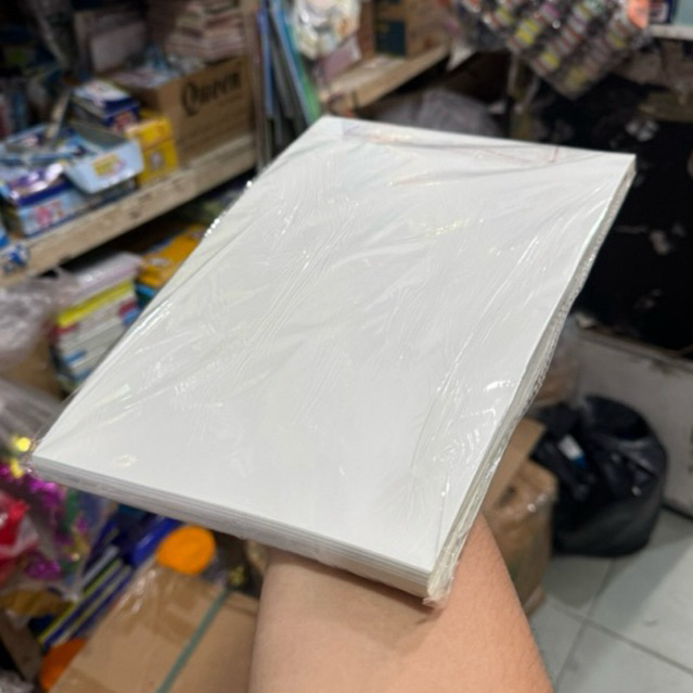 Giấy dán decal đế vàng A4 (Xấp 100 Tờ)