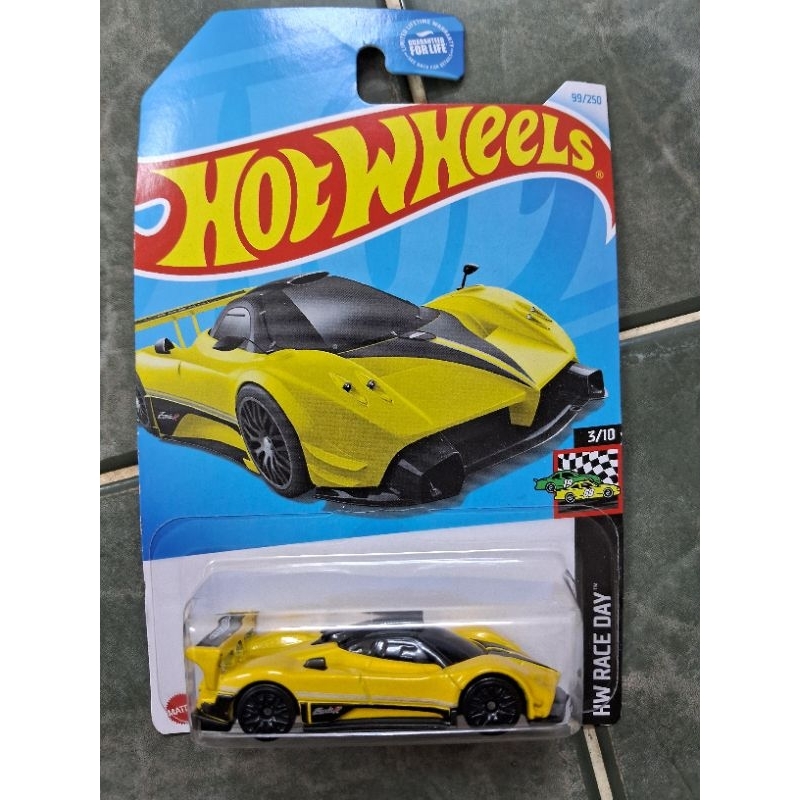 [RẺ I SHOPEE] HOT WHEELS PAGANI ZONDA R MÀU VÀNG