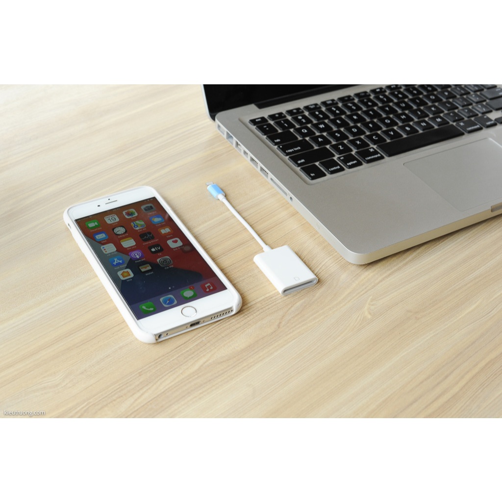 Đầu đọc thẻ OTG/ SD Lightning cho Iphone/ipad tiện lợi khi sử dụng máy ảnh