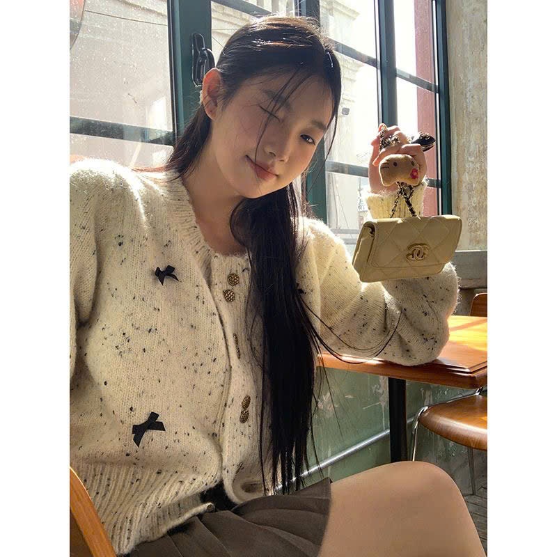 Áo cardigan cách điệu xám tiêu Yummy đính nơ, Áo cardigan dáng ngắn phong cách ngọt ngào tiểu thư | BigBuy360 - bigbuy360.vn