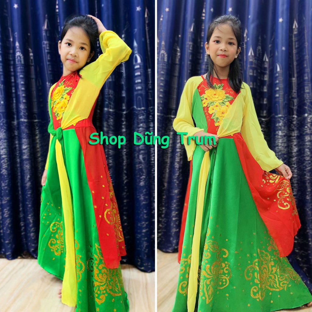 Váy tứ thân trẻ em biểu diễn