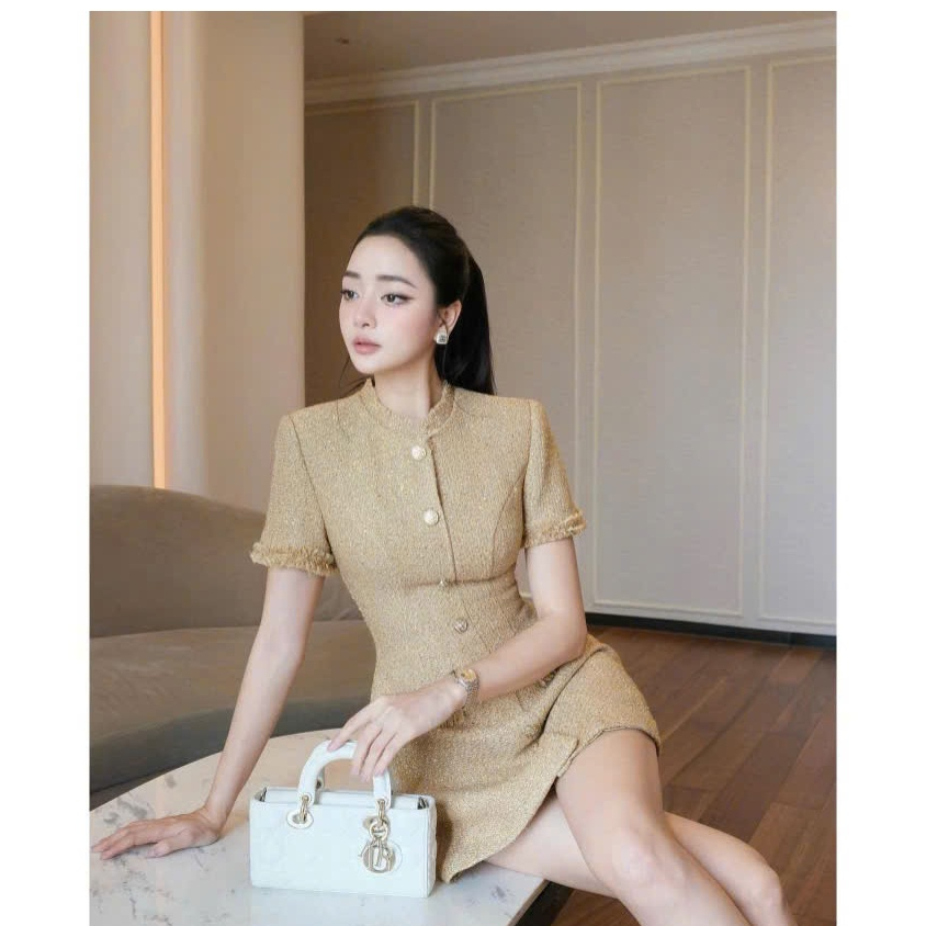 Váy dự tiệc chất dạ tweed bling sang trọng phối tay tua rua cúc đồng , cổ tròn dáng chữ A kèm quần bảo hộ-COCO DRESS