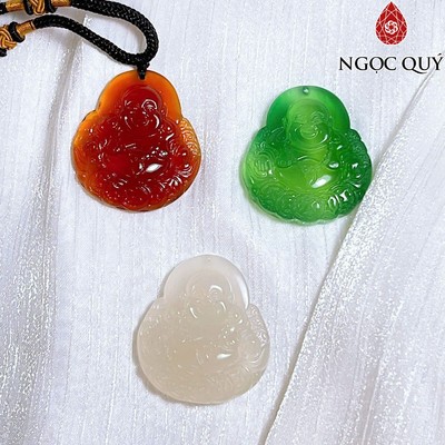Mặt dây chuyền phật Di Lặc khắc kim tiền đá mã não - Ngọc Quý