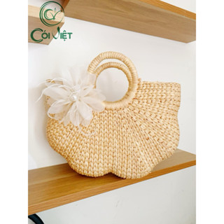 Túi lục bình Cói Việt dáng cánh sen chụp ảnh mặc áo dài