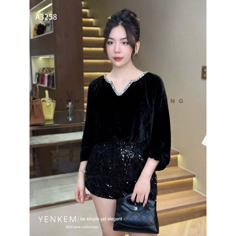 Áo nhung đính đá cổ thủ công