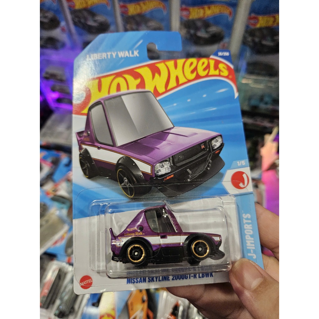 Xe mô hình Hot Wheels Nissan Skyline 2000GT-R LBWK ( Tím )