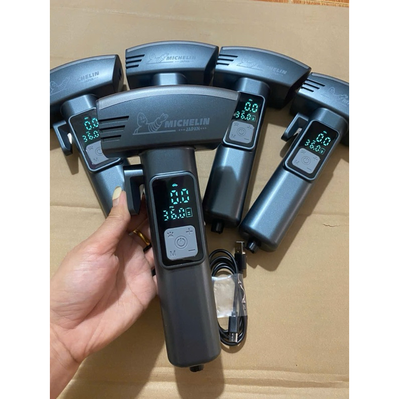 Bơm xe dùng pin Michelin  _ Japan