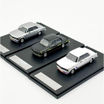 Mô hình ô tô BMW 2seri 2002 1:64 YS model