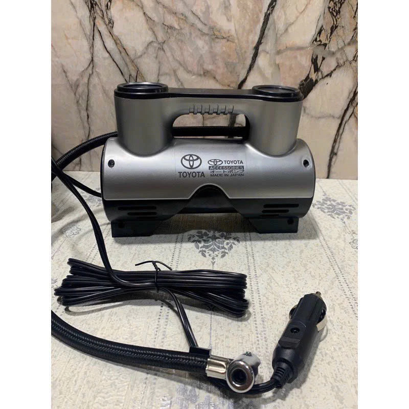 Bơm Lốp ÔTô TOYOTA Điện 12V Công Suất Cao Di Động Cho Xe Hơi-Xe Tải Tích Hợp Đồng Hồ Điện Tử Tự Ngắt