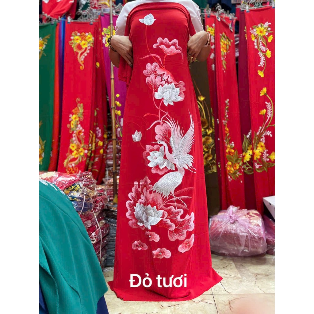 Vải may áo dài trung niên thêu hoa lá nổi đẹp mặc cưới màu Đỏ, Vải áo dài lụa mango may áo dài bà su