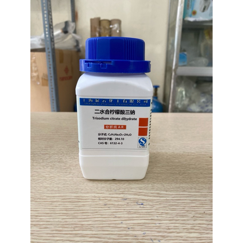 Hoá chất thí nghiệm-Sodium citrate tribasi Trisodium citrate dihydrate Xylong C6H5Na3O7·2H2O chai 50