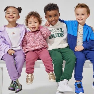 Áo khoác lót nỉ ấm cho bé, dáng áo hoodie có mũ, kéo khóa trước có túi 2 bên hàng VNXK