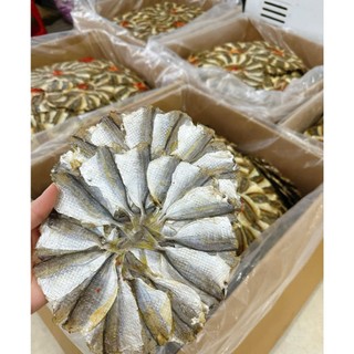 Gói 500Gam Khô Cá Chỉ Vàng Ghép Hình Hoa
