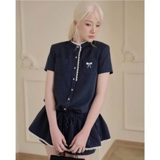 Set váy nữ Jumpsuit váy sơ mi kẻ cổ tàu cúc đồng Thêu nơ phối ren quần short, Set váy sơ mi phối ren quần Short 131