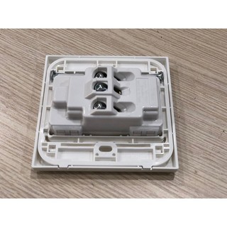 Ổ cắm đôi 3 chấu panasonic