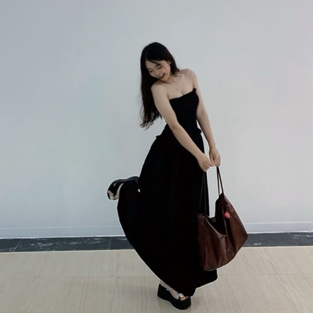 Đầm ống cúp ngực nhún thun dáng xòe trắng đen, đầm váy maxi bo chun dáng xòe thiết kế sang chảnh cho nàng đi biển-MP | BigBuy360 - bigbuy360.vn