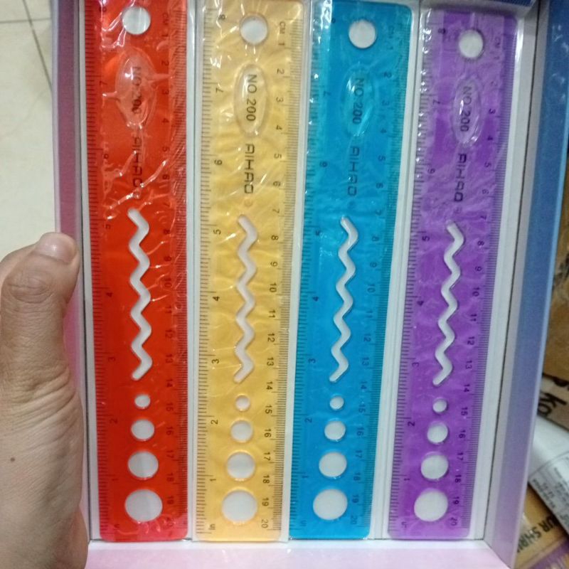 Thước kẻ dẻo 20cm có hình học aihao