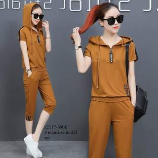 Bộ đồ thể thao lửng nữ cao cấp phối nón