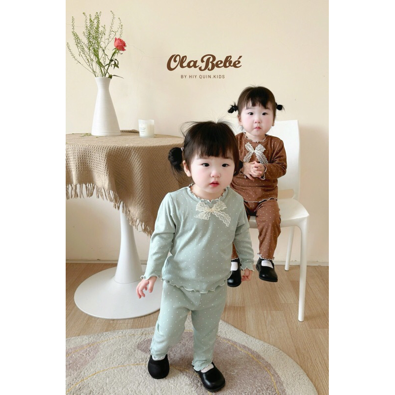 Bộ pijama pijama cho bé gái tay dài viền bèo nơ ren