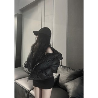  Áo Khoác Phao Béo Phom Lửng Ngắn Rút Dây Dưới Dập Nổi Chữ Miuu.miuuuuu   Mũ Có Thể Tháo Rời   